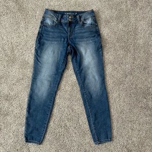 Maurices mid rise M jeans